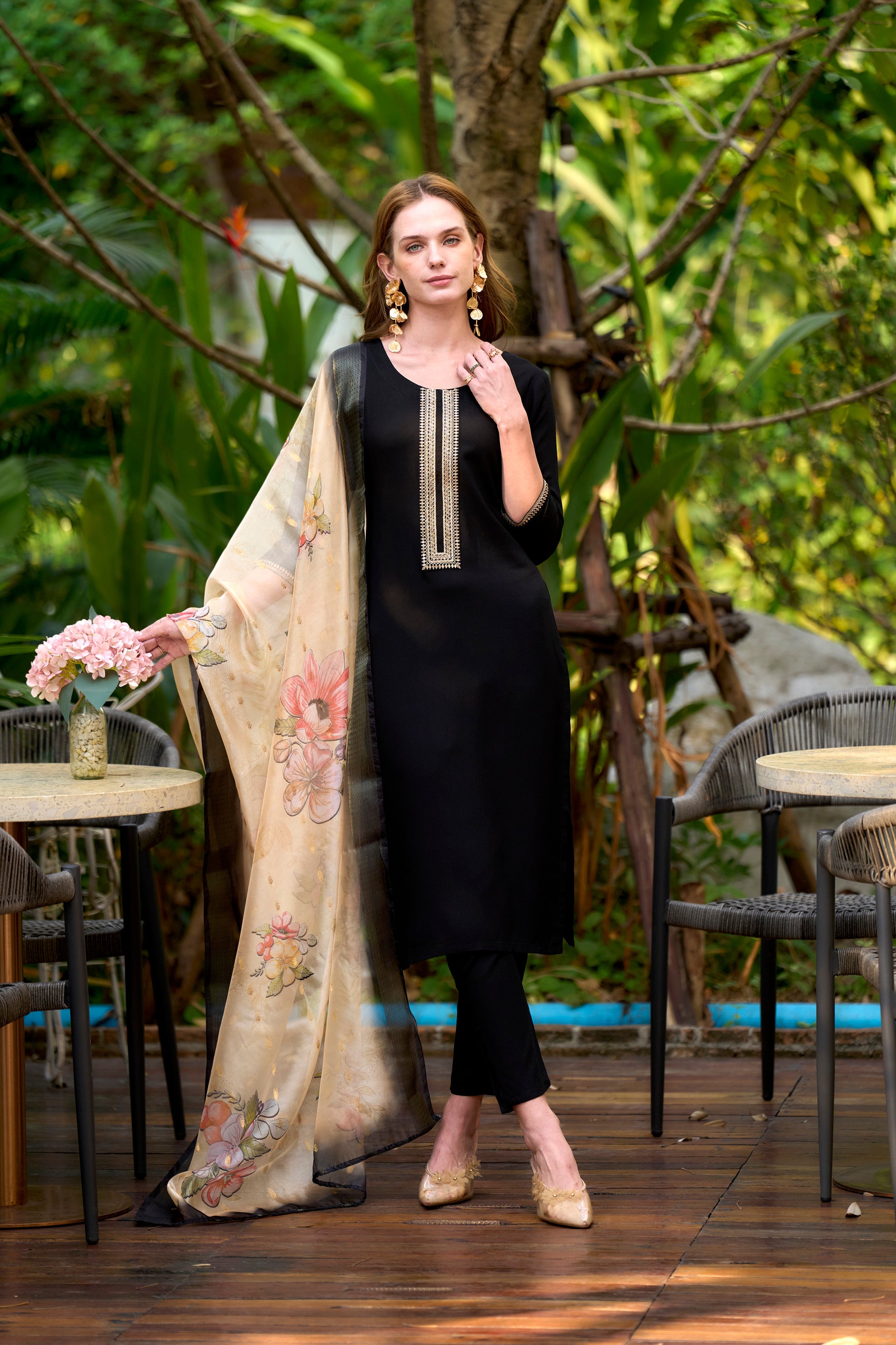 Back Viscose-Rayon Kurti Set with 3/4 Sleeves and Organza Jacquard Printed Dupatta with Pocket Pant